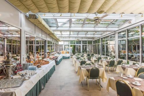 Hotel am Schlosspark - image 2