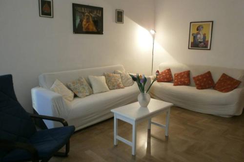 CASA GINA SECONDO PIANO CON ASCENSORE e PARCHEGGIO