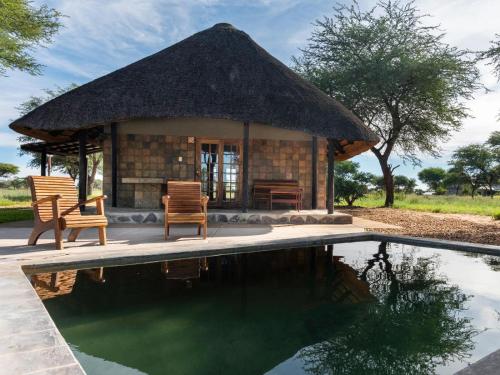 Úszómedence, Africa Awaits Lodge & Safaris in Gobabis