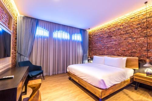 Tien Terrace Macalister