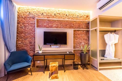 Tien Terrace Macalister