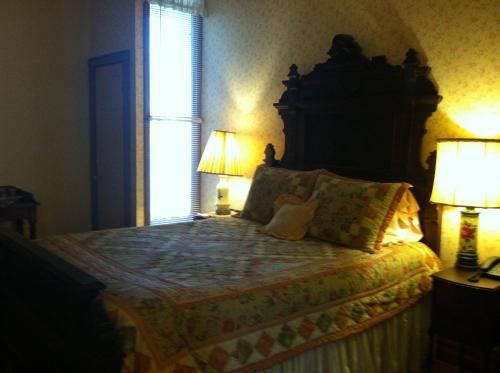 Corners Mansion Inn - A Bed and Breakfast