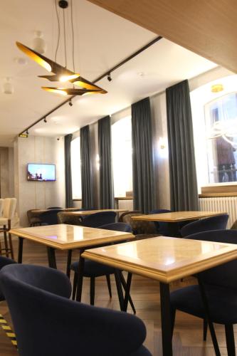 Dynasty Hotel - image 11