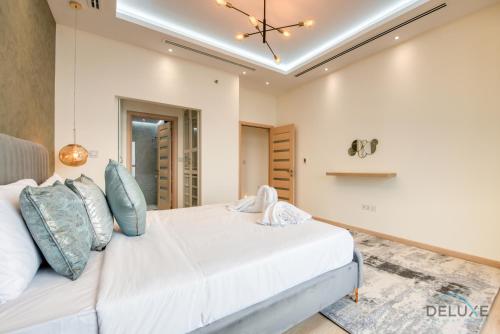 Azure 2BR Apartment at Amwaj 4 Jumeirah Beach Residence by Deluxe Holiday Homes