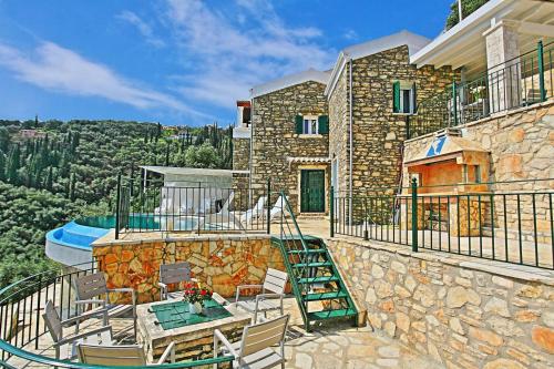 Villa Regina: Above Agni, superb views and pool