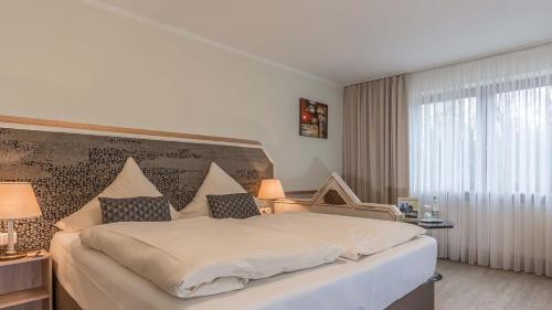 Deluxe Double or Twin Room with Garden View