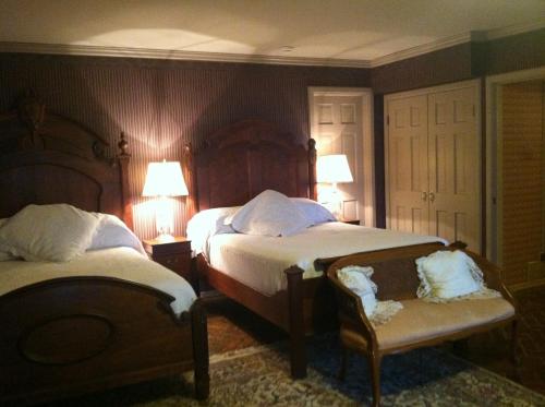 Corners Mansion Inn - A Bed and Breakfast