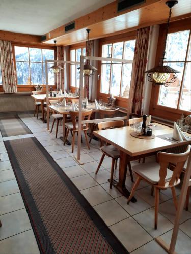 Restorāns, Hotel Restaurant Waldrand, Isenfluh in Ledilabreta