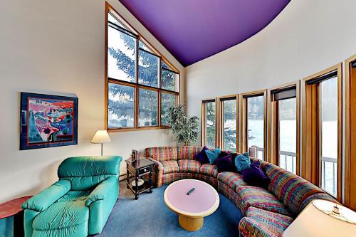 EagleVail Golf Club Retreat - Near 2 Ski Resorts townhouse - main image