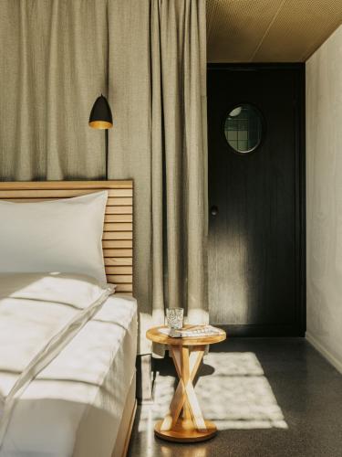 1 queen bed