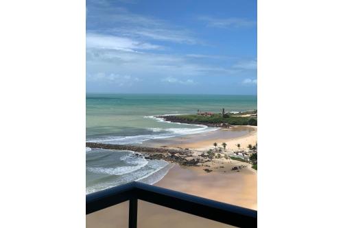 Apartamento em Areia Preta com vista para o mar