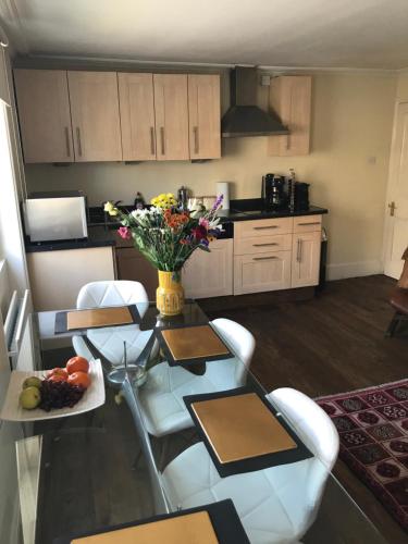 Griffin House Holiday Apartments Room Type - Two-Bedroom Apartment