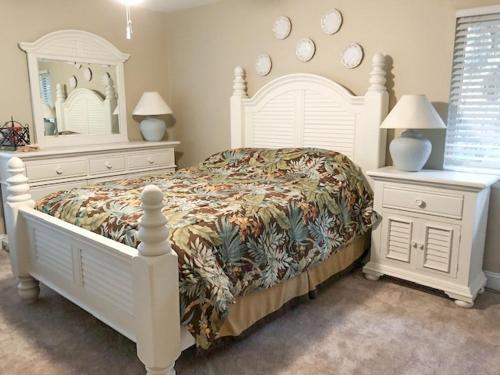 Glorious Golf Course View & Outdoor Dining - Pool Tennis & Golf condo - image 5