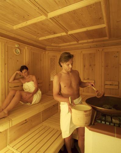 Hotel Dolomiten 4