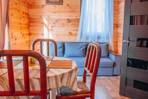 Iekārtas, Log House Savin in Schaslyve
