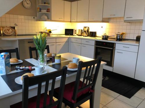 B&B Hilter - Ferienwohnung Zum Dütetal DG Apartment 2 - Bed and Breakfast Hilter