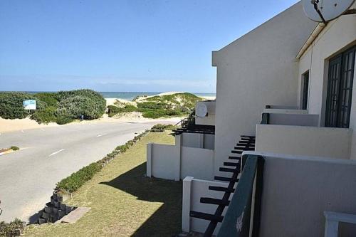 12 Settler Sands Beachfront cottage with sea view in Port Alfred