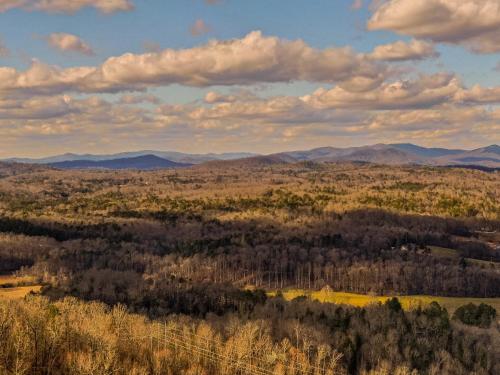 BELLA VISTA - Beautiful View in the Blue Ridge Mountains