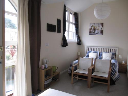 Family Room image 3