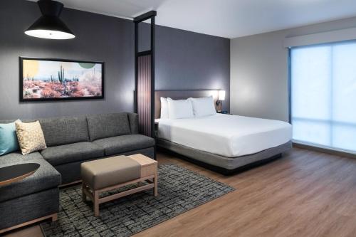 1 king bed, 1 sofa bed