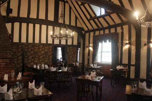 Brook Red Lion Hotel - image 8