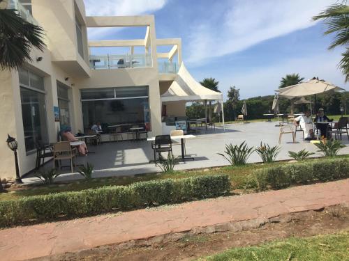 Grand appart luxueux au RDC vue piscine au complexe savannah beach que pour famille in 시디 라할
