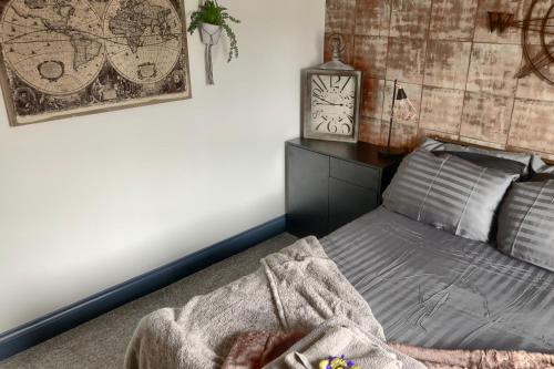 Stainsby House 4 Bedrooms Workstays UK