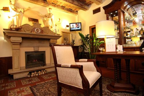 Lobby, The King Charles near Petrin