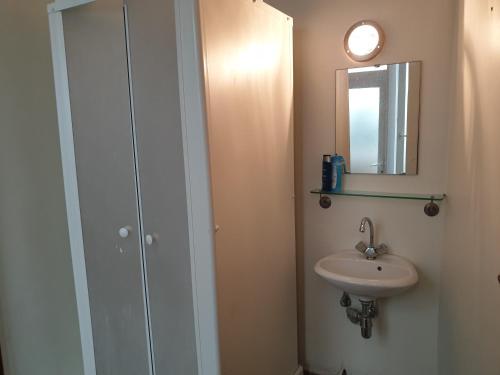 Near European District, 1-2 Bedroom Apartment., Brüssel (Foto 8)