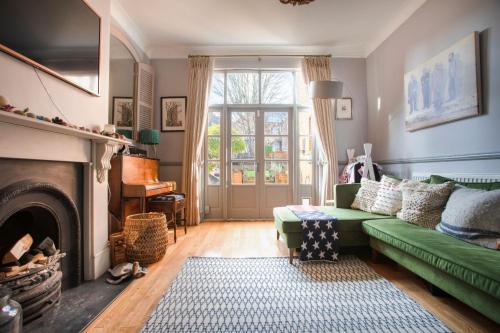 Plum Guide - Knock On Our Door, Hornsey, London