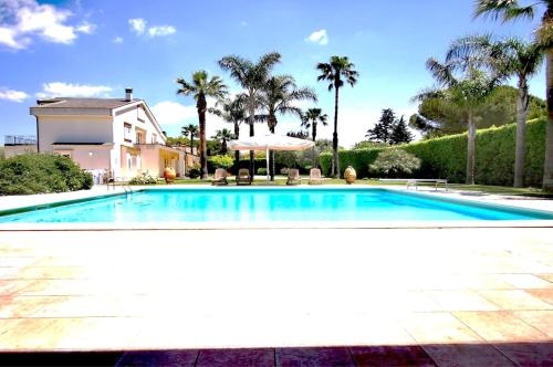 VILLA ADRIANA CON PISCINA PRIVATA gîte à louer Modica