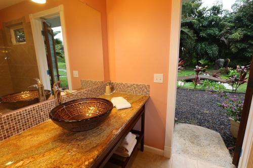 Hawaii Island Retreat at Ahu Pohaku Ho`omaluhia - image 6