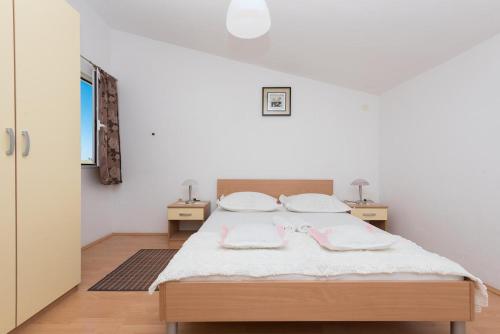 Apartments with a parking space Tucepi, Makarska - 6856