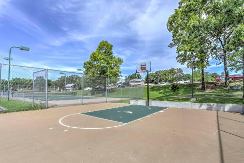 Holiday Hills Resort Condo - Mins to Branson Strip - image 6