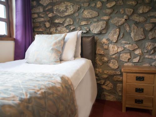 Brambles Cottage Malvern - main image
