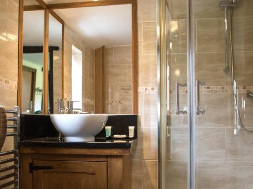 Brambles Cottage Malvern - image 12