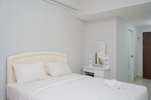 Fully Furnished Studio with Comfort Design Majestic Point Serpong Apartment By Travelio, Tangerang