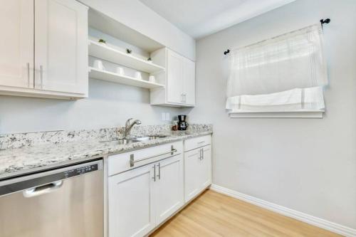 Global Cup Urban Relaxation 2 BR Apartment thumb 4