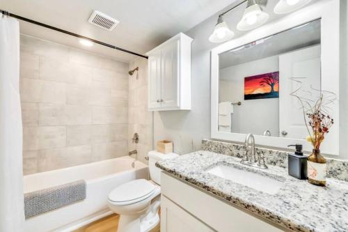 Urban Relaxation 2 BR Apartment in Dallas, USA