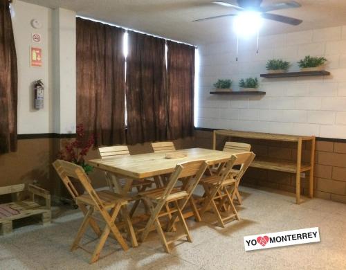 . Departamento completo a pasos de Santa Lucia mty