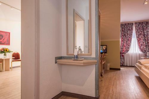 Hotel am Schlosspark - image 10