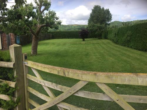 Yew Tree Cottage Malvern - image 2