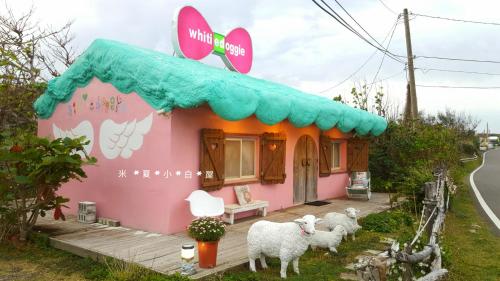 Exterior view, whitiedoggie Villa in Eluanbi
