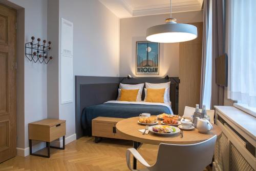 1 queen bed