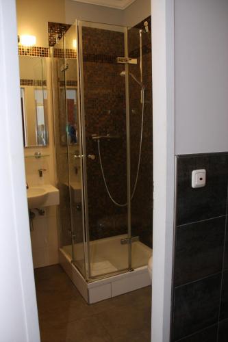 Standard Double Room image 2