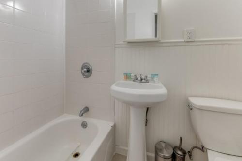 Urban 1BR In A Top Location, 15min To NYC