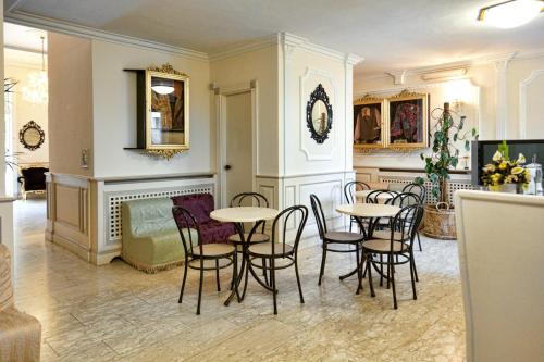 Pub/Lounge, Hotel Tahiti in Viareggio