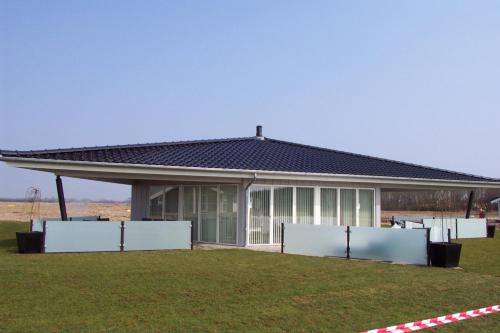 Luxury Holiday Home Near Beach - Three-Bedroom