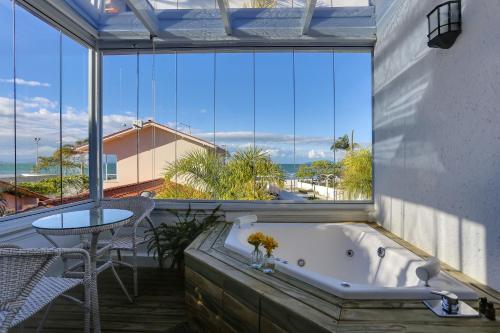 Deluxe Triple Room with Sea View image 7
