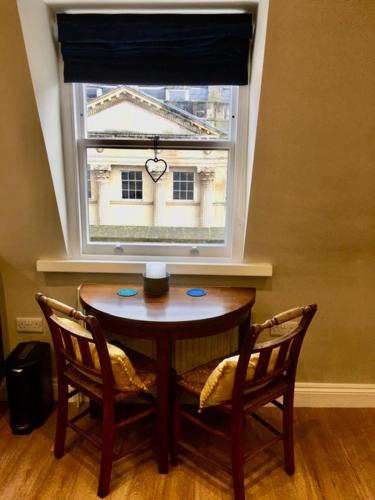 Picture of Beautiful Bath Apartment In Iconic Milsom Street Location